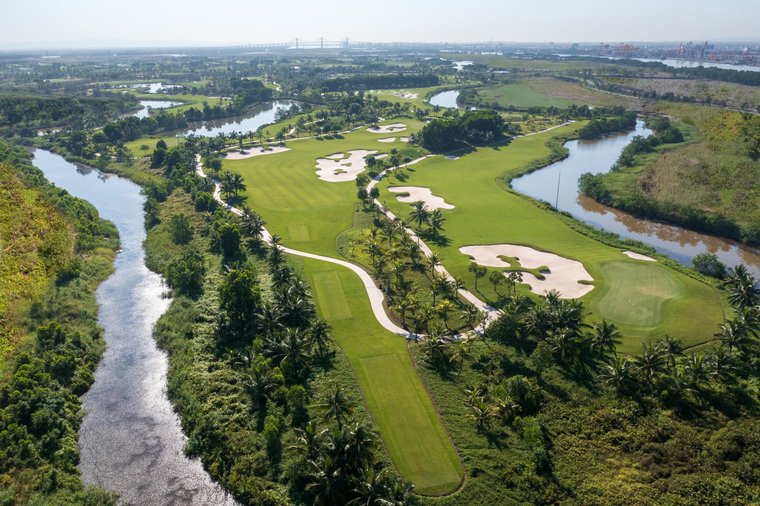 Chụp ảnh toàn bộ sân golf theo quy chuẩn quốc tế