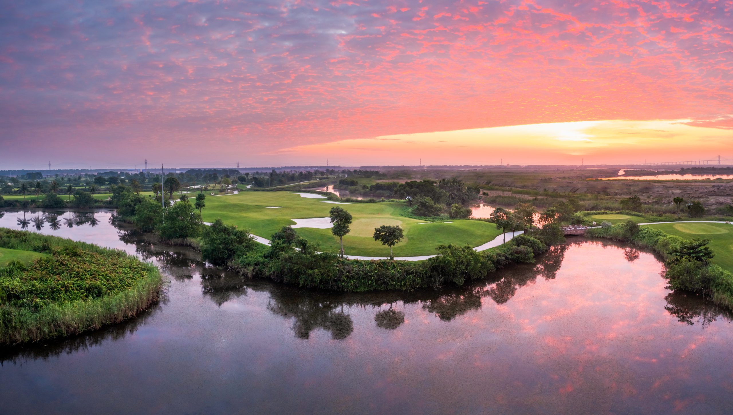 Vinpearl Golf Hải Phòng - Địa điểm lý tưởng cho các golfer muốn trải nghiệm và chinh phục những tuyệt tác sân cỏ quốc tế.